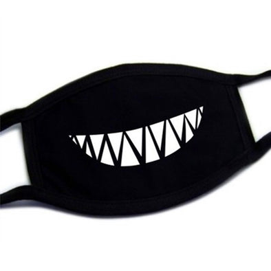 Schöne Zähne, schwarze Staubmaske aus Baumwolle