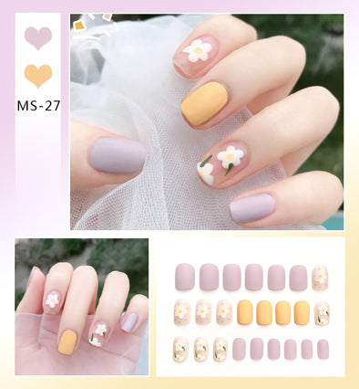 Nail Art Stücke Fertige Patches Lange und kurze künstliche Fingernägel