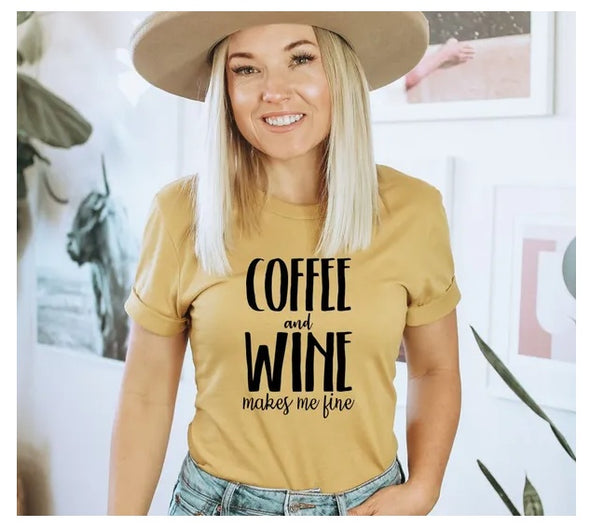 Kaffee und Wein macht mich fein T-Shirt, Kaffee Shirts, Wein Shirts Weinverkostung Shirts, Kaffee und Wein Geschenke, Geschenk für Mama, Muttertag, Geschenk für neue Mama